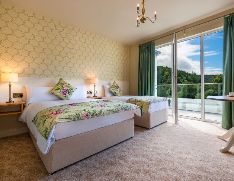 Vale View Twin Lodge View (Custom)