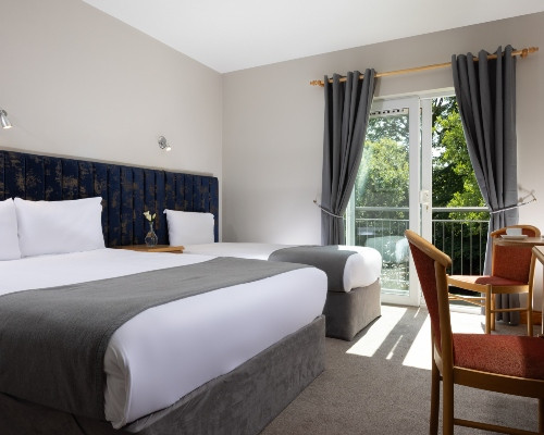 Woodenbridge Hotel & Lodge